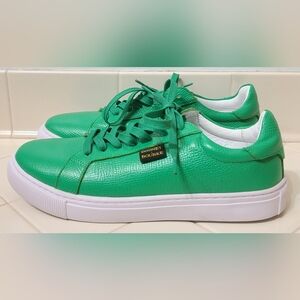 Dooney & Bourke Women's Classic Low Top Size 10